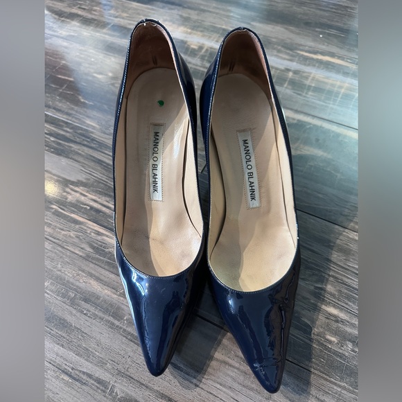 Manolo‎ Blahnik women's patent leather shimmer navy pump EU 36 5.5 USA - Picture 1 of 8